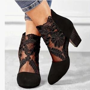 Women Embroidered Black Lace Chunky Hill Floral 39/US 8.5